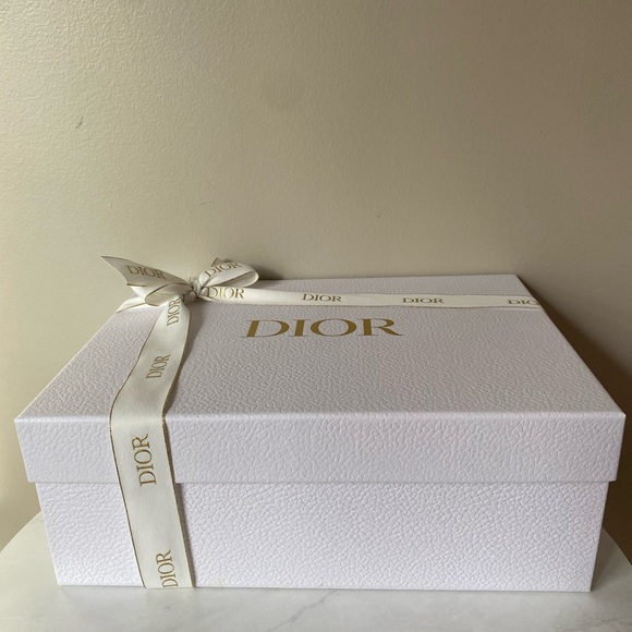 Large Dior Gift Box - Picture 3 of 5